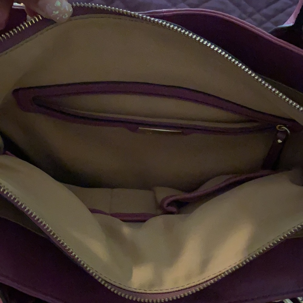 Carried - Picture 4 of 5